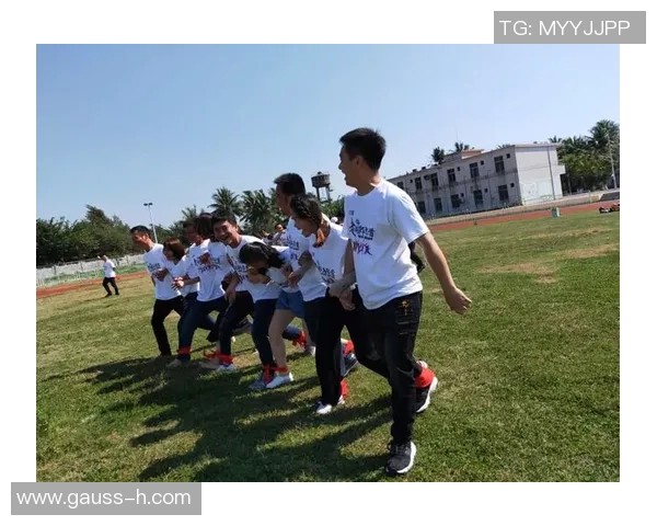 昔日足球明星重聚首共叙往昔辉煌岁月再现绿茵传奇风采 昔日足球明星重聚首共叙往昔辉煌岁月再现绿茵传奇风采