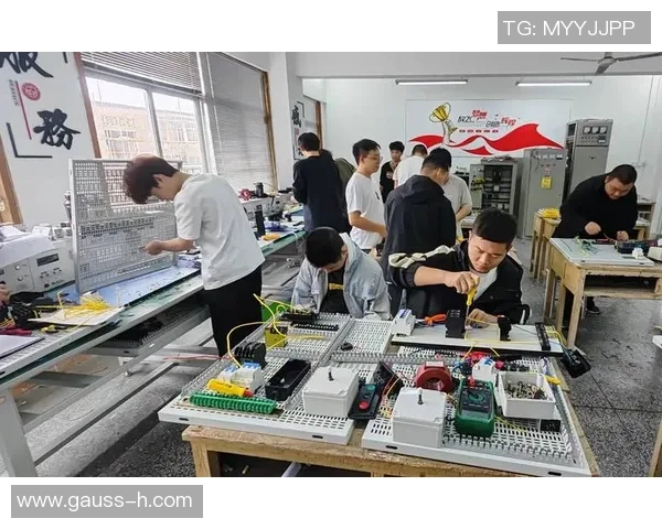 武汉篮球队逆袭之路揭秘：钻石联赛特别报道展现团队拼搏精神与辉煌成就