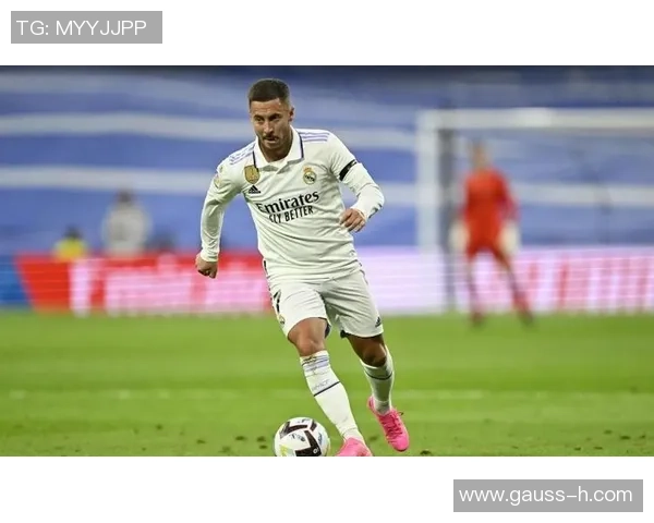 阿扎尔与足球明星的传奇故事探秘及其在球场上的辉煌瞬间 阿扎尔与足球明星的传奇故事探秘及其在球场上的辉煌瞬间