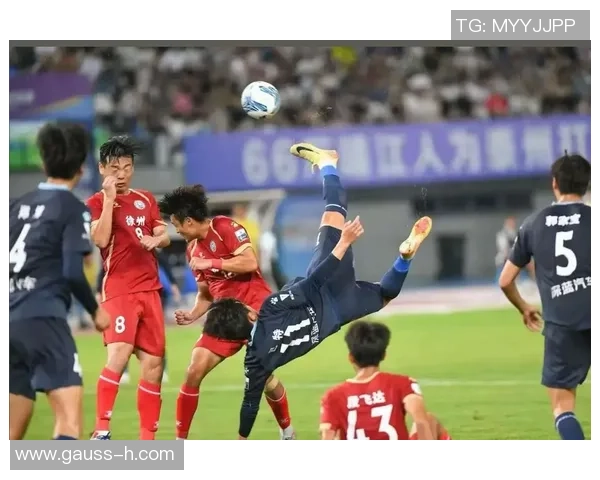 足球明星们的精彩瞬间与背后的故事展现他们的热爱与奋斗精神