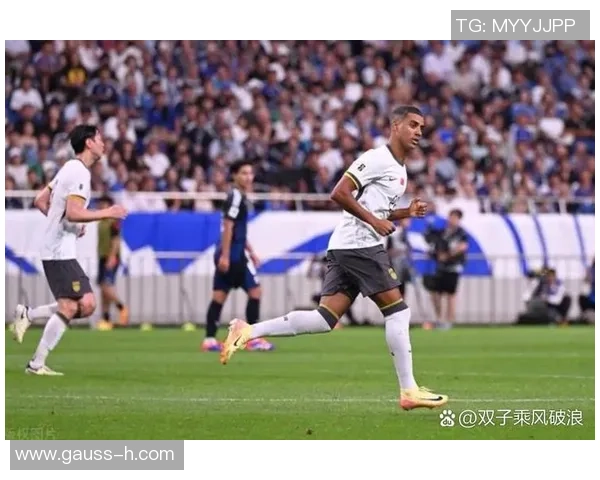 足球明星扇耳光事件引发热议网友热议背后真相与影响