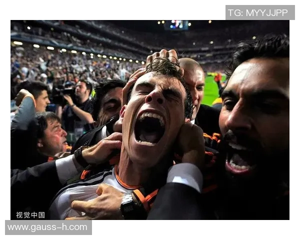 足球明星黄昏时刻的高清照片展现他们的辉煌与沉思